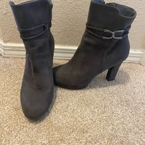 Women Gray Suede Booties Sz 8